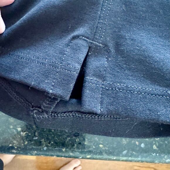 American Giant Black Stretch Capri Pants. Size 12. - Picture 4 of 6